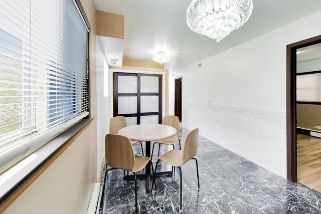 3111 W Foster Avenue, Chicago, IL 60625