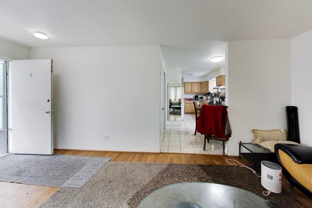 3111 W Foster Avenue, Chicago, IL 60625