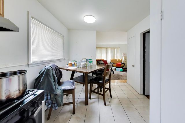 3111 W Foster Avenue, Chicago, IL 60625