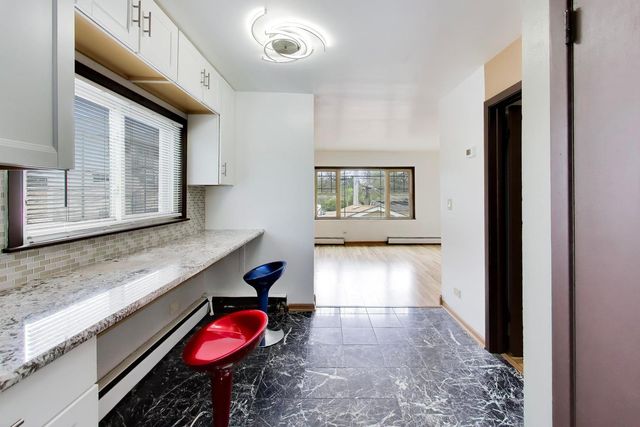 3111 W Foster Avenue, Chicago, IL 60625