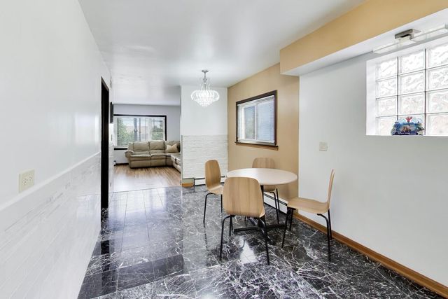 3111 W Foster Avenue, Chicago, IL 60625
