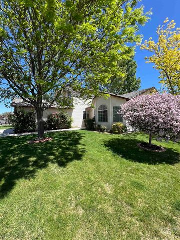 1690 Targhee, Mountain Home, ID 83647