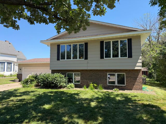 320 Eagle Lake Road N, Big Lake, MN 55309