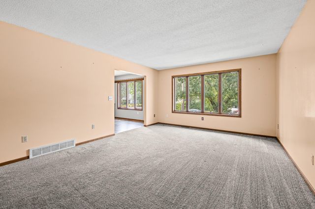 320 Eagle Lake Road N, Big Lake, MN 55309