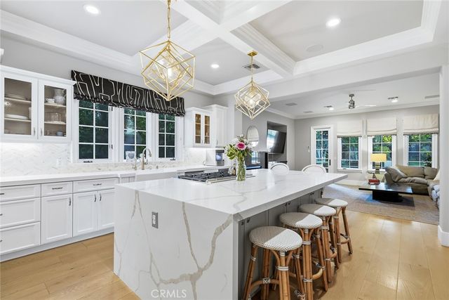 25473 Prado De Las Calabazas, Calabasas, CA 91302