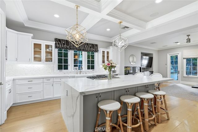 25473 Prado De Las Calabazas, Calabasas, CA 91302