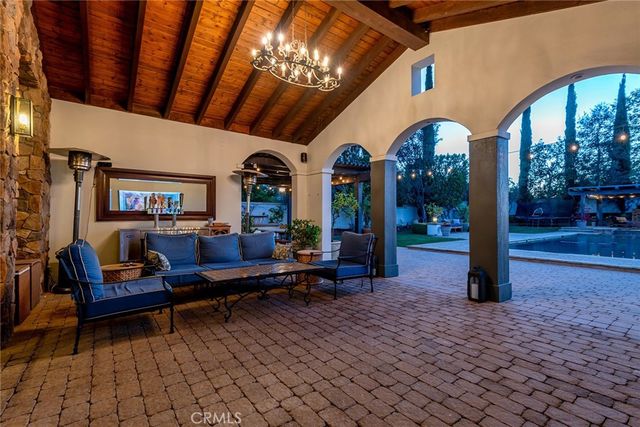 25473 Prado De Las Calabazas, Calabasas, CA 91302