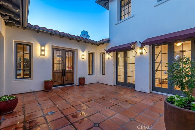 25473 Prado De Las Calabazas, Calabasas, CA 91302