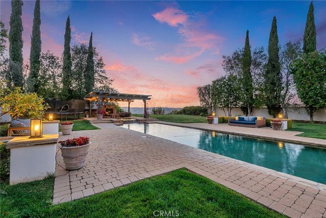 25473 Prado De Las Calabazas, Calabasas, CA 91302