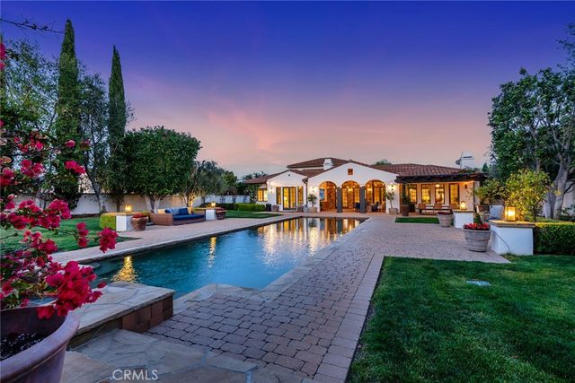 25473 Prado De Las Calabazas, Calabasas, CA 91302