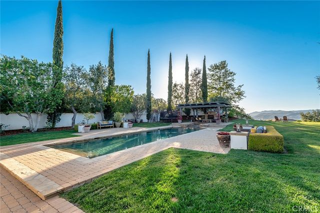 25473 Prado De Las Calabazas, Calabasas, CA 91302
