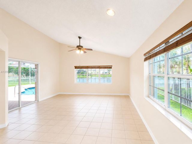 1041 Cedar Falls Drive, Weston, FL 33327
