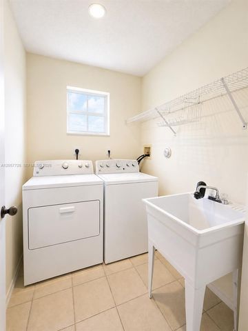 1041 Cedar Falls Drive, Weston, FL 33327
