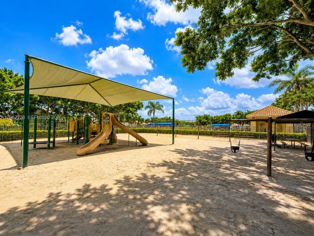 1041 Cedar Falls Drive, Weston, FL 33327