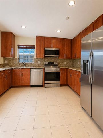 1041 Cedar Falls Drive, Weston, FL 33327