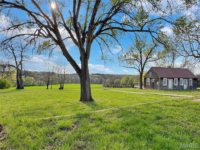1933 4 Mile Road, Washington, MO 63090