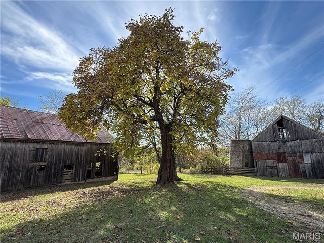 1933 4 Mile Road, Washington, MO 63090