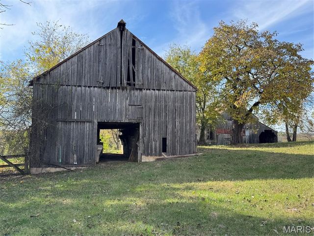 1933 4 Mile Road, Washington, MO 63090