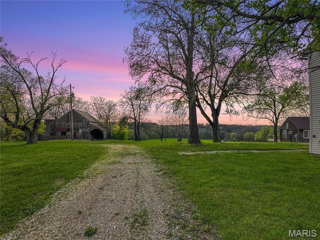 1933 4 Mile Road, Washington, MO 63090