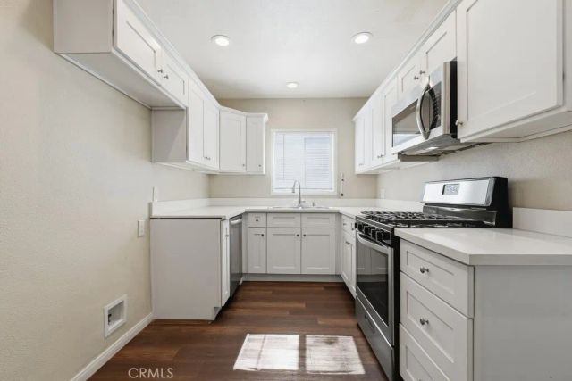 10943 Kittridge Street, North Hollywood, CA 91606
