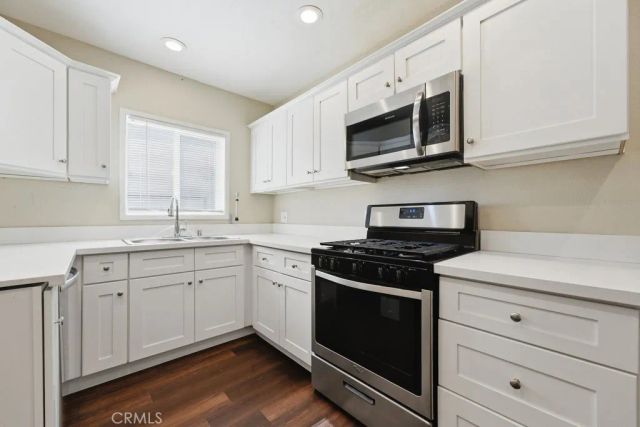 10943 Kittridge Street, North Hollywood, CA 91606