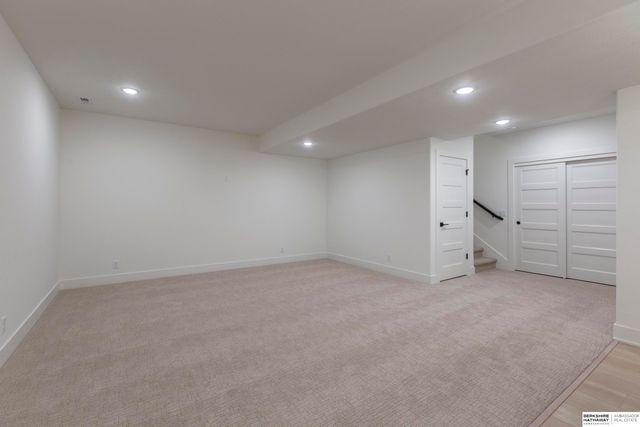 21910 Hampton Drive, Gretna, NE 68028