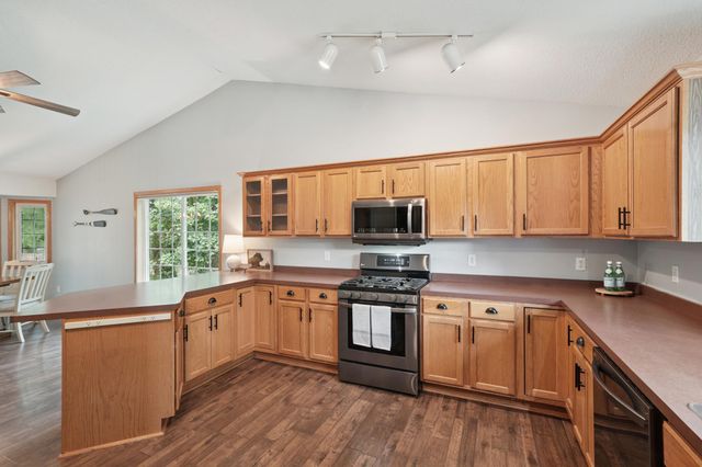 2203 Chateau Lane, Mound, MN 55364