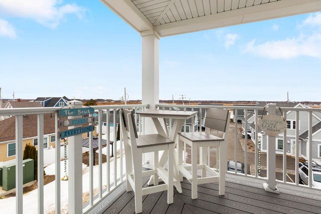 377 Ocean Blvd Unit 16, Hampton, NH 03842