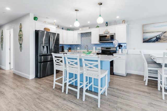 377 Ocean Blvd Unit 16, Hampton, NH 03842