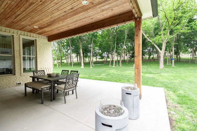 8112 N 72nd East Avenue, Owasso, OK 74055