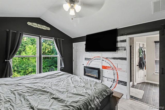 956 Callaway Court, Howell, MI 48843