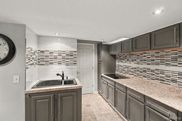 956 Callaway Court, Howell, MI 48843