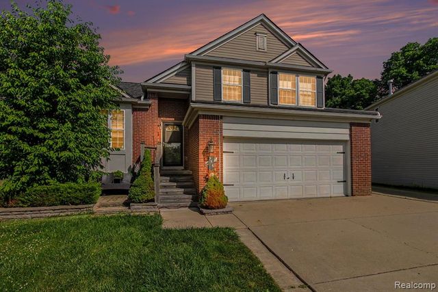 956 Callaway Court, Howell, MI 48843