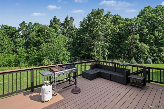 956 Callaway Court, Howell, MI 48843
