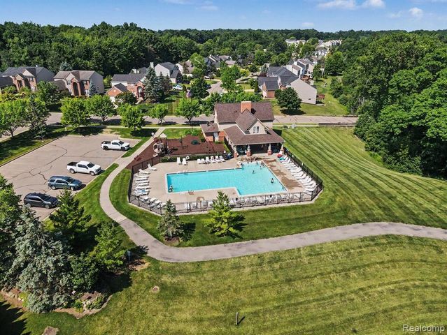 956 Callaway Court, Howell, MI 48843