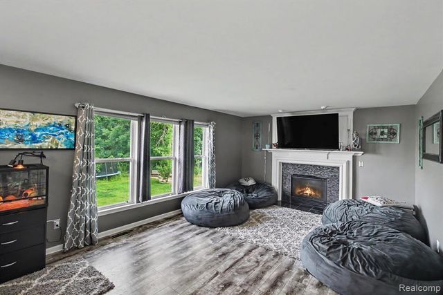 956 Callaway Court, Howell, MI 48843