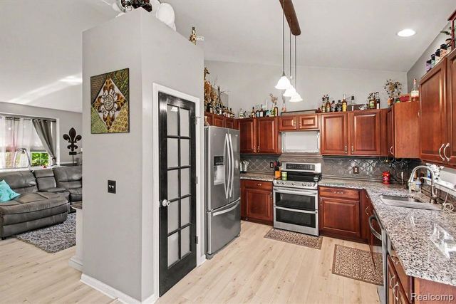 956 Callaway Court, Howell, MI 48843