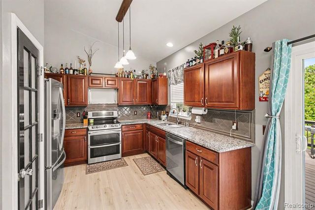 956 Callaway Court, Howell, MI 48843