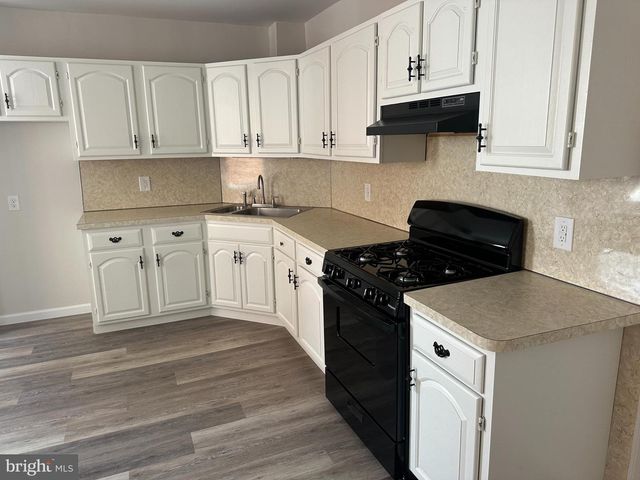 824 INDIANA AVE, Trenton, NJ 08638