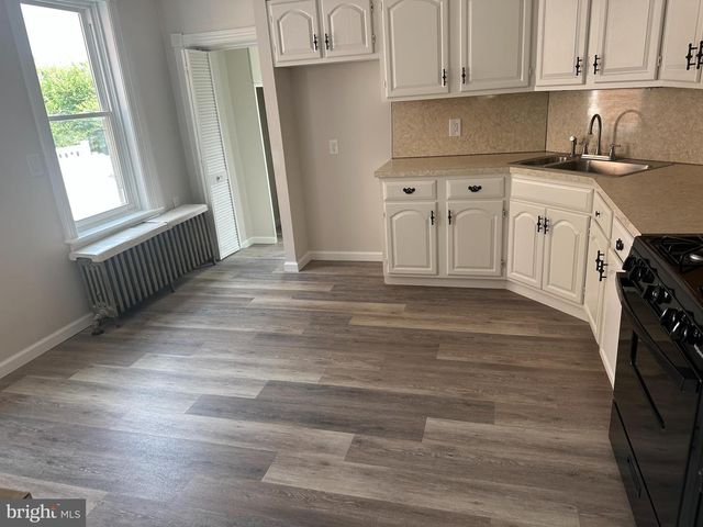 824 INDIANA AVE, Trenton, NJ 08638