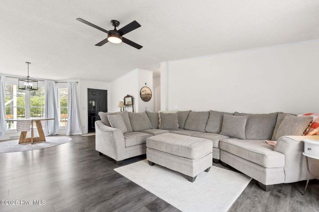 5689 Maple Street NE, Winnabow, NC 28479