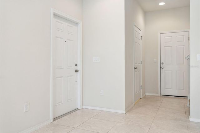 4751 WHITE SANDERLING COURT, Tampa, FL 33619