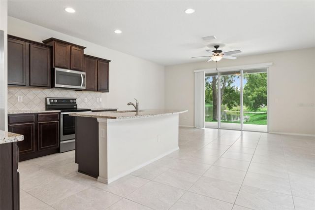 4751 WHITE SANDERLING COURT, Tampa, FL 33619