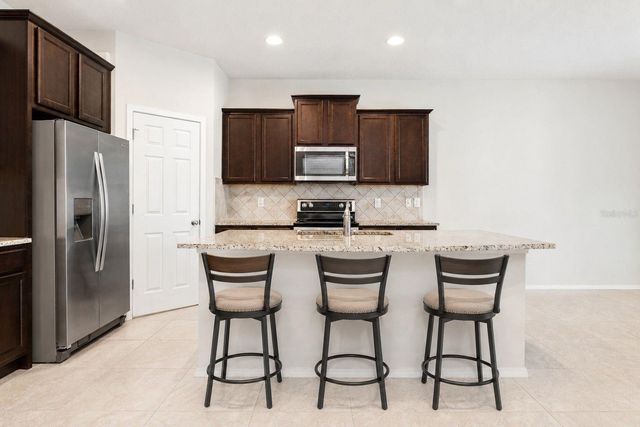 4751 WHITE SANDERLING COURT, Tampa, FL 33619
