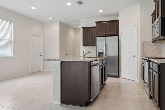 4751 WHITE SANDERLING COURT, Tampa, FL 33619