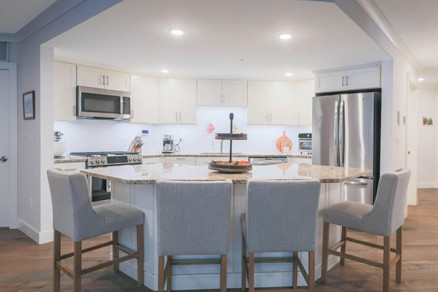 2075 Lafayette Rd Unit A18, Portsmouth, NH 03801