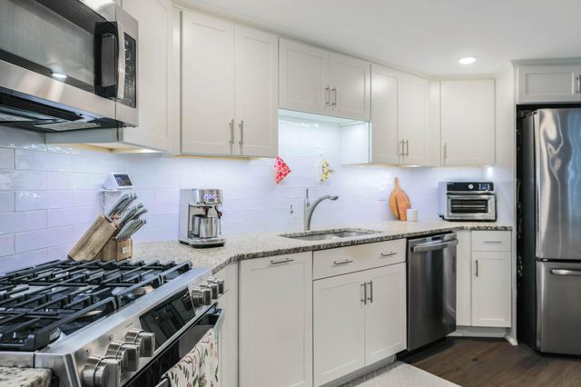 2075 Lafayette Rd Unit A18, Portsmouth, NH 03801