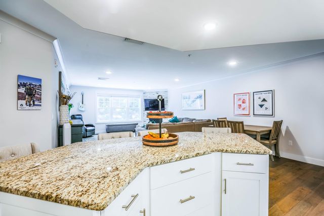 2075 Lafayette Rd Unit A18, Portsmouth, NH 03801