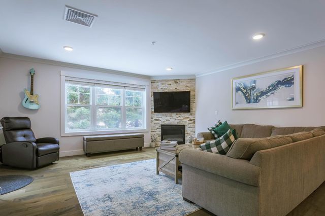 2075 Lafayette Rd Unit A18, Portsmouth, NH 03801