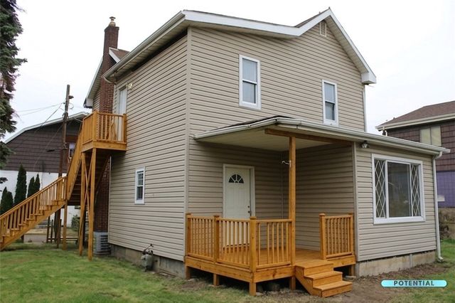 222 James E Wolfe St, Tarentum, PA 15084